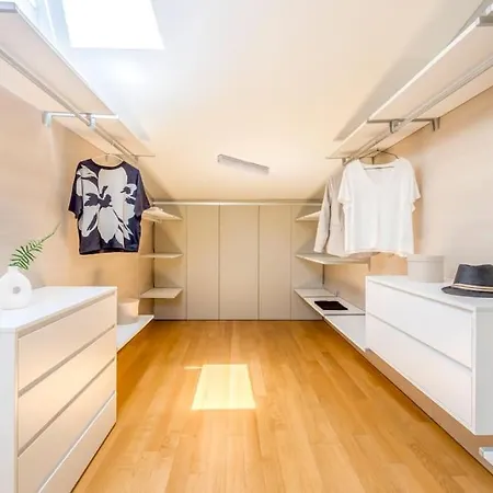 Over The Sky Of The Motor Valley - Luxury Penthouse Apartment *