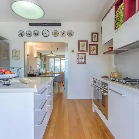 Over The Sky Of The Motor Valley - Luxury Penthouse Modena
