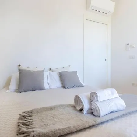 Over The Sky Of The Motor Valley - Luxury Penthouse Apartment Modena