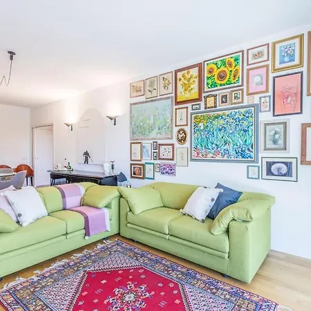 Over The Sky Of The Motor Valley - Luxury Penthouse Apartment *