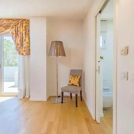 Over The Sky Of The Motor Valley - Luxury Penthouse Apartment Modena