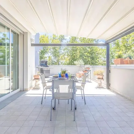 Over The Sky Of The Motor Valley - Luxury Penthouse Apartment Modena