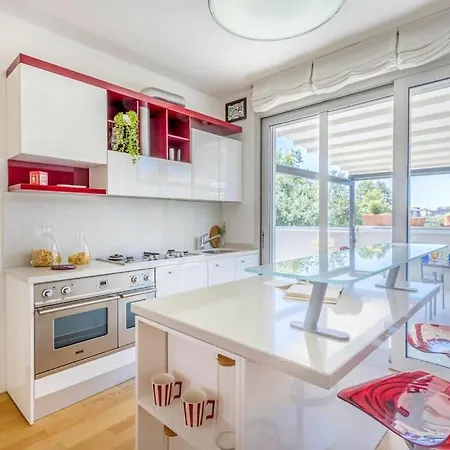 Over The Sky Of The Motor Valley - Luxury Penthouse Apartment Modena